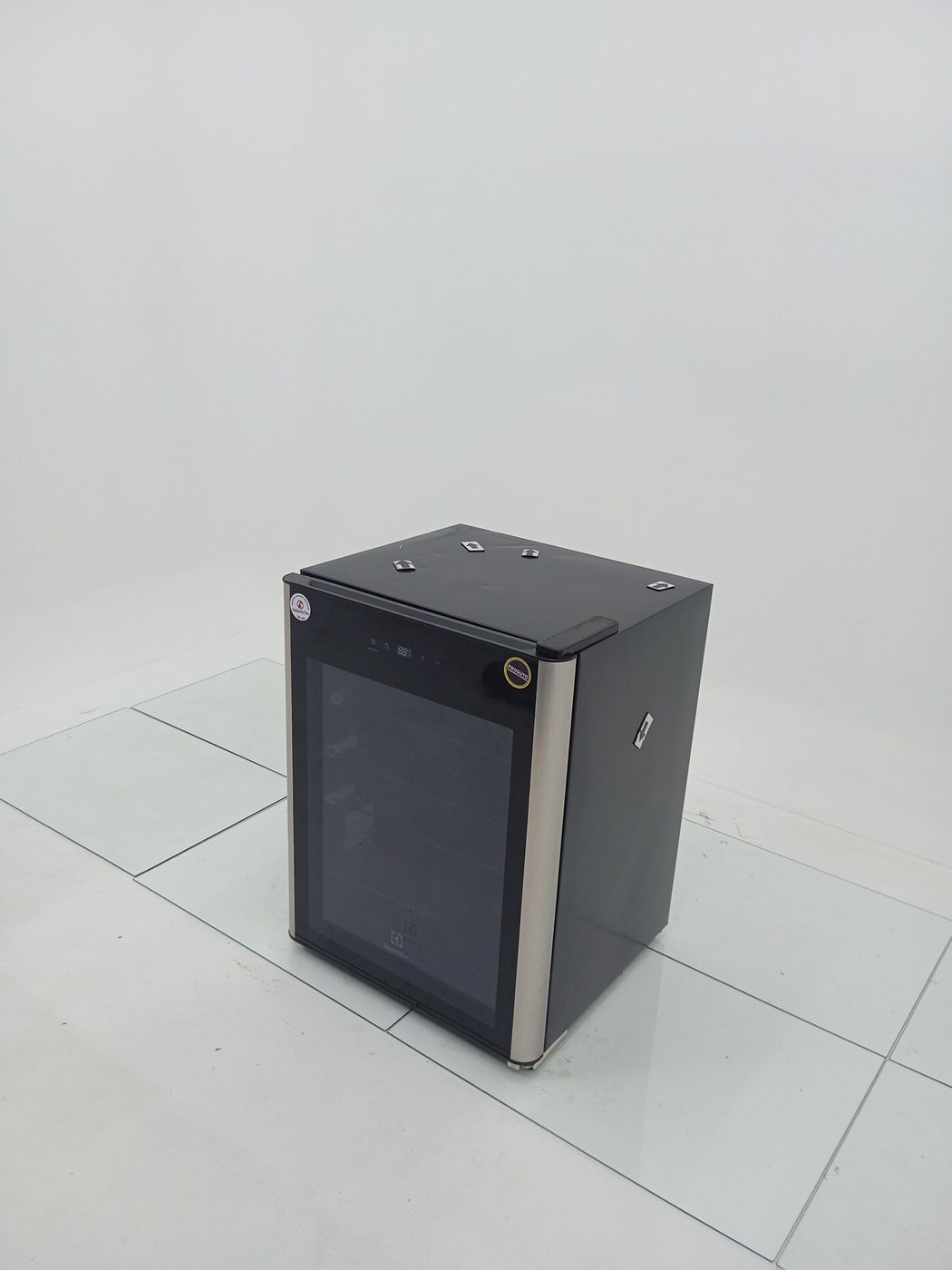 ADEGA ELECTROLUX VINHOS 1 PORTA WSF24 24 GARR