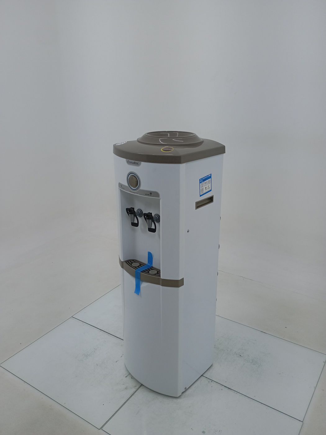 BEBEDOURO ESMALTEC REFRIGERADO DE COLUNA EGC3