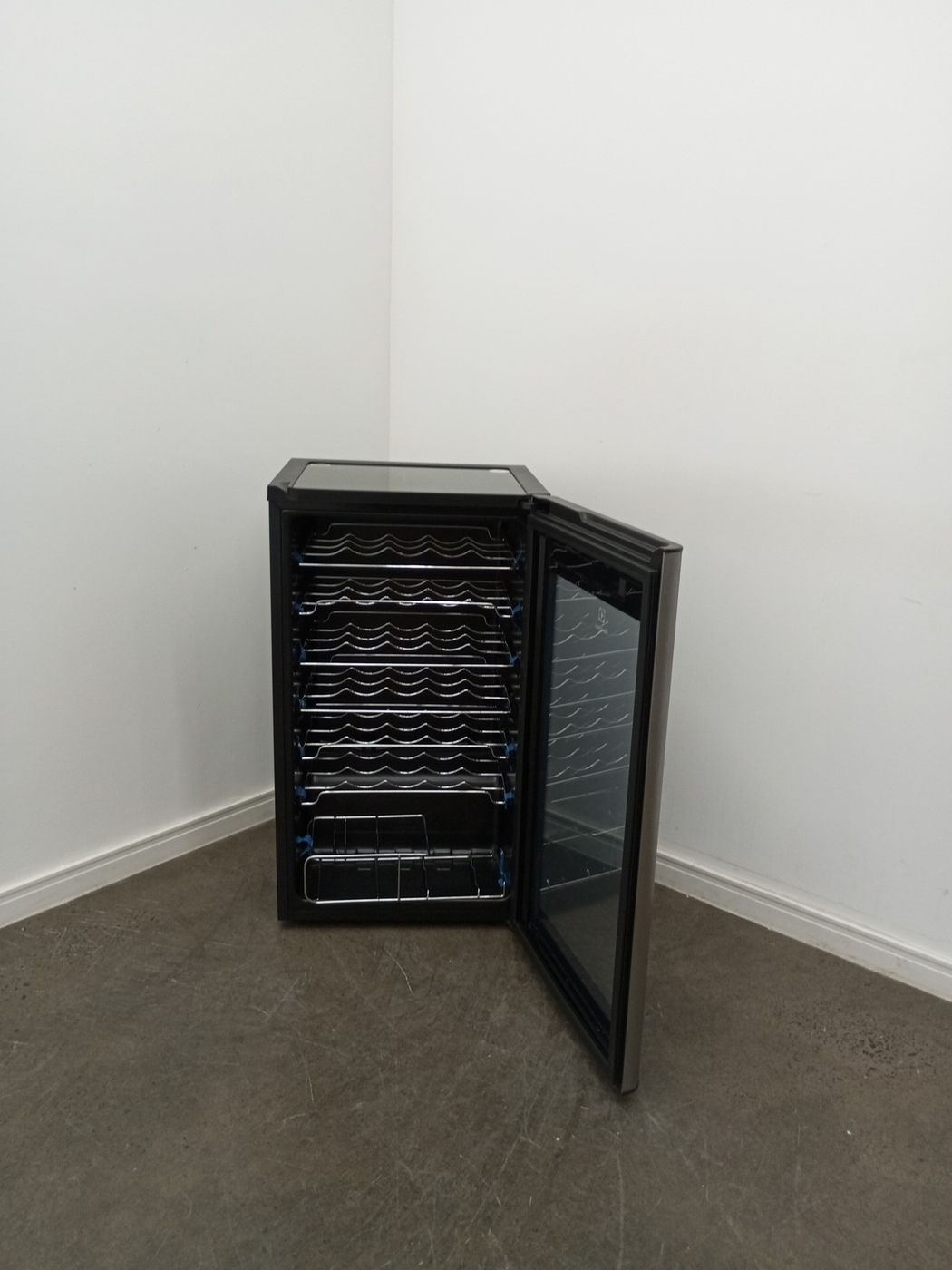ADEGA ELECTROLUX VINHOS 1 PORTA ACS34 34 GARR