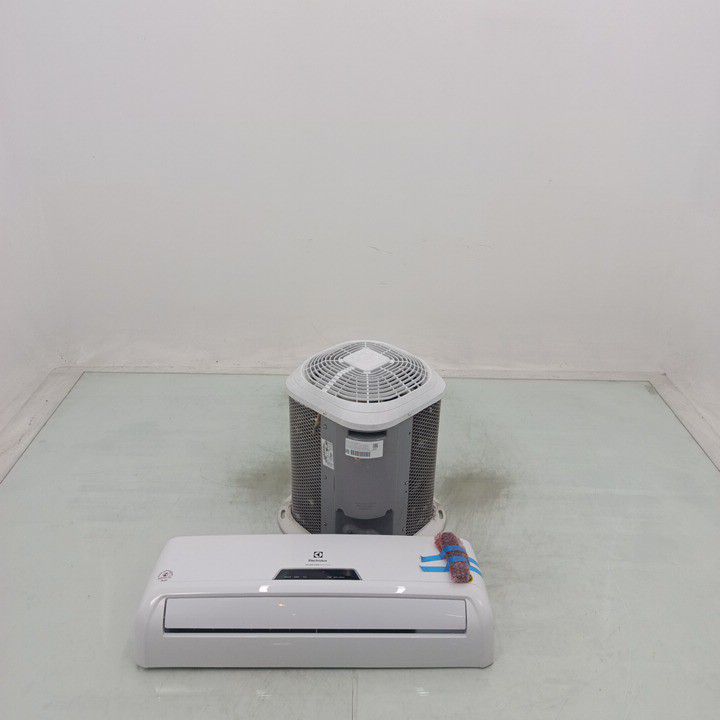 AR CONDICIONADO ELECTROLUX QI09R INVERTER 900