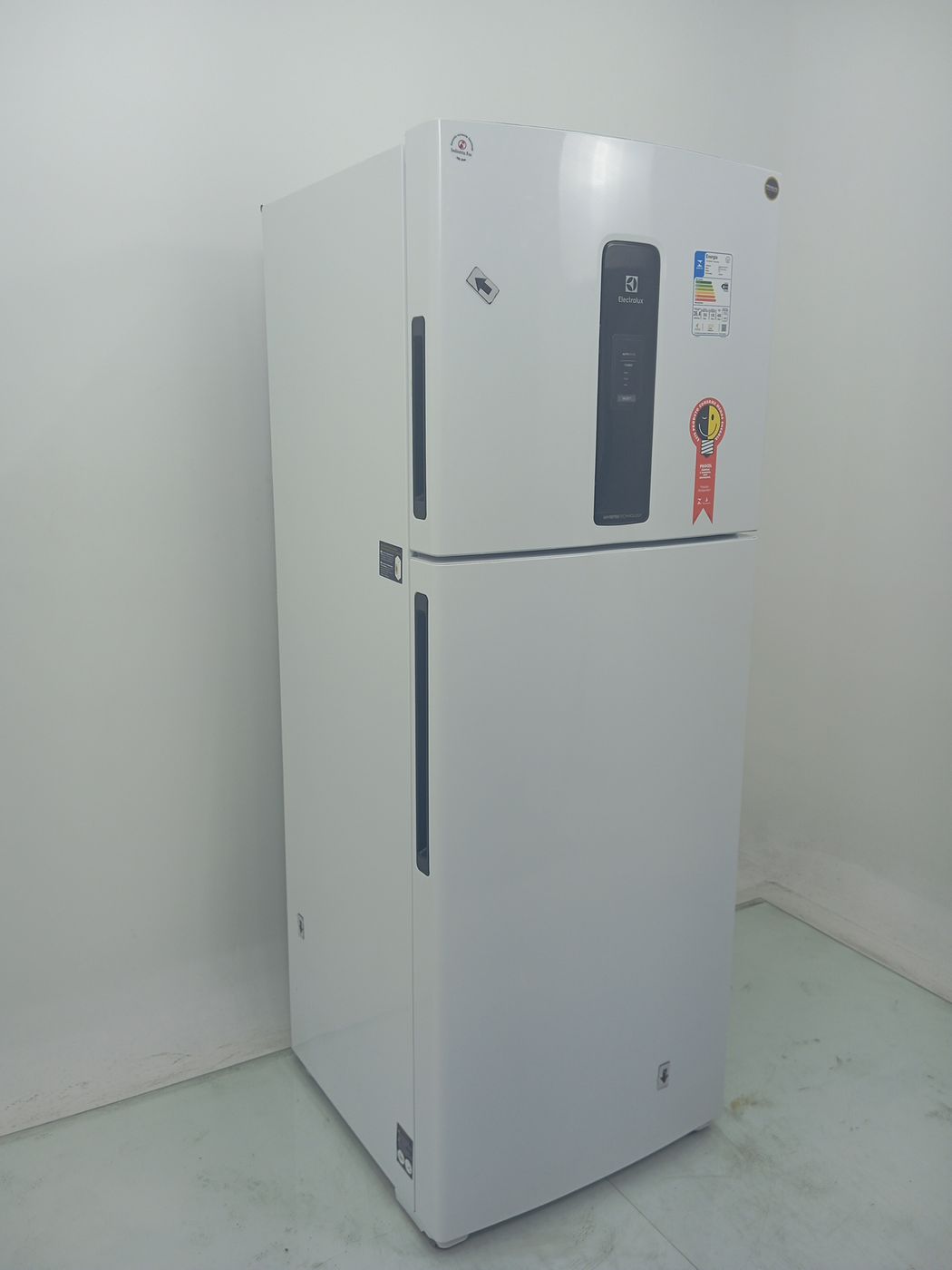 REFRIGERADOR ELECTROLUX FROST FREE INVERTER 4