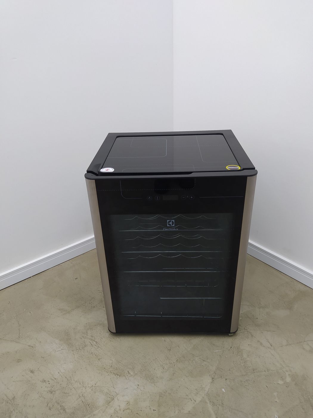 ADEGA ELECTROLUX VINHOS 1 PORTA ACS24 24 GARR