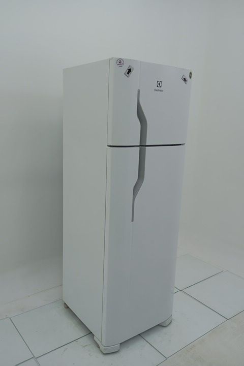 REFRIGERADOR ELECTROLUX DC35A   DUAS PORTAS C