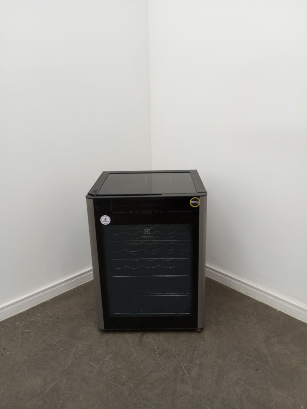 ADEGA ELECTROLUX VINHOS 1 PORTA ACS24 24 GARR