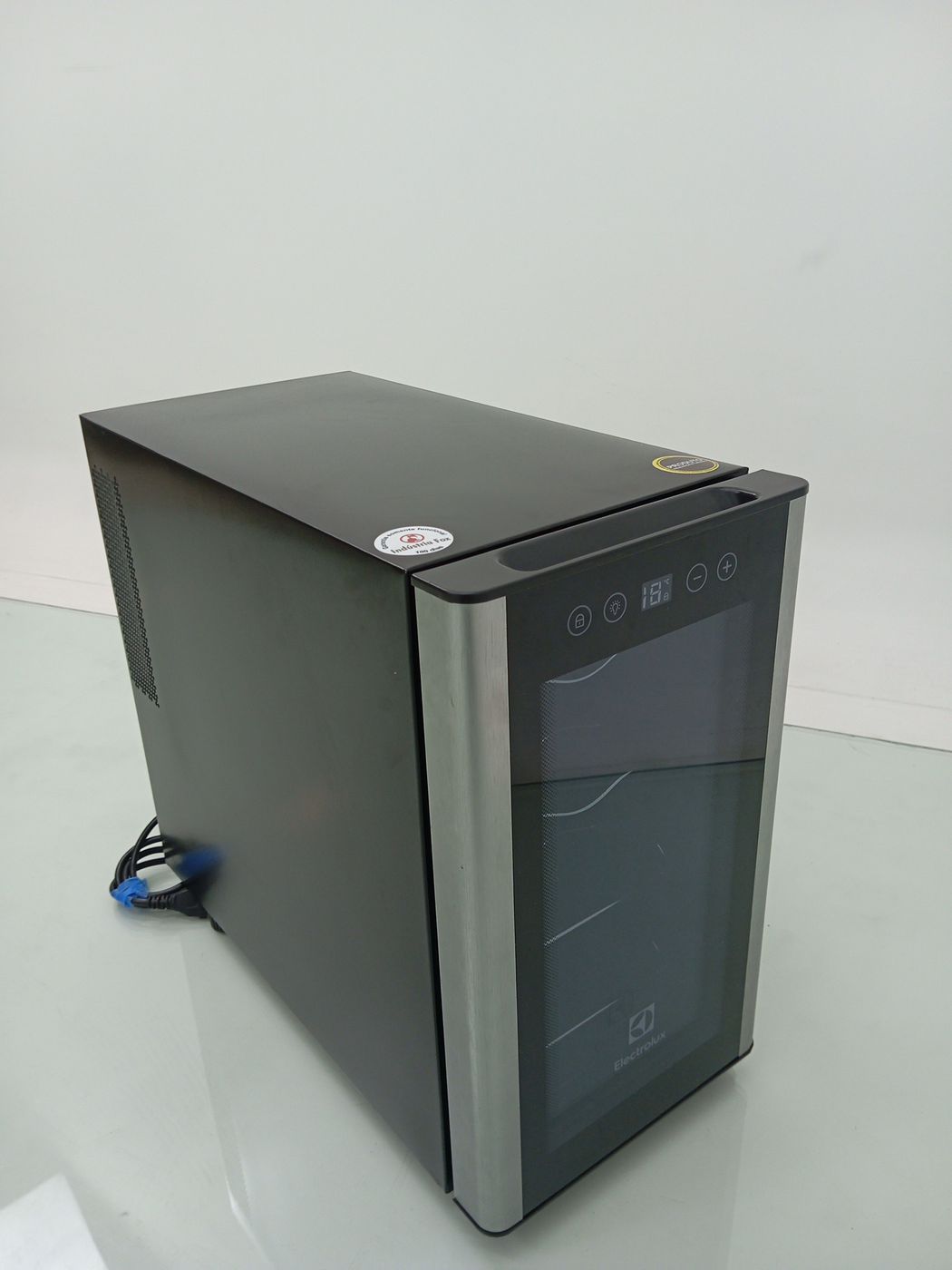 ADEGA ELECTROLUX 8 GARRAFAS 1 PORTA ACB08  - 