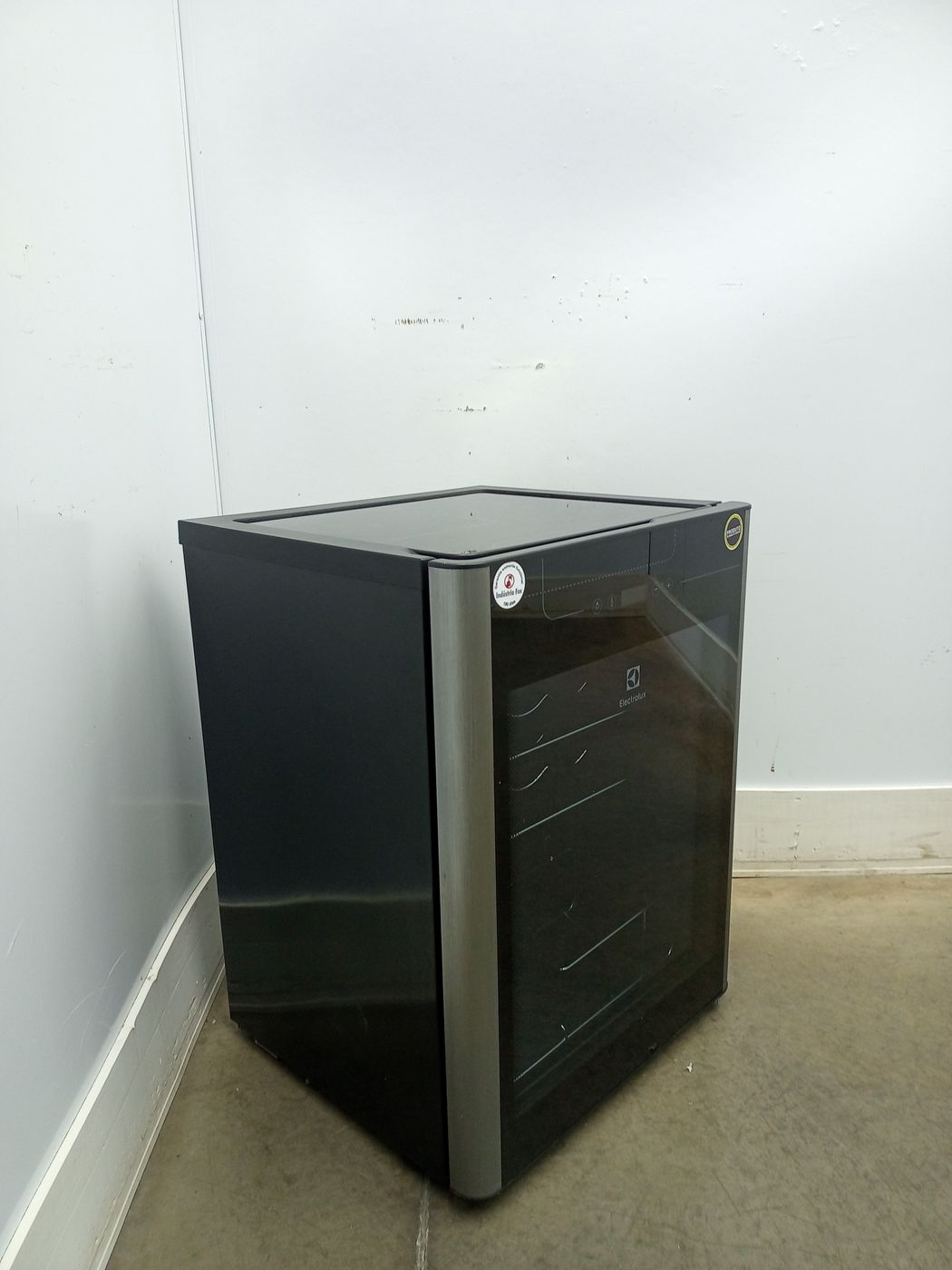 ADEGA ELECTROLUX VINHOS 1 PORTA ACS24 24 GARR