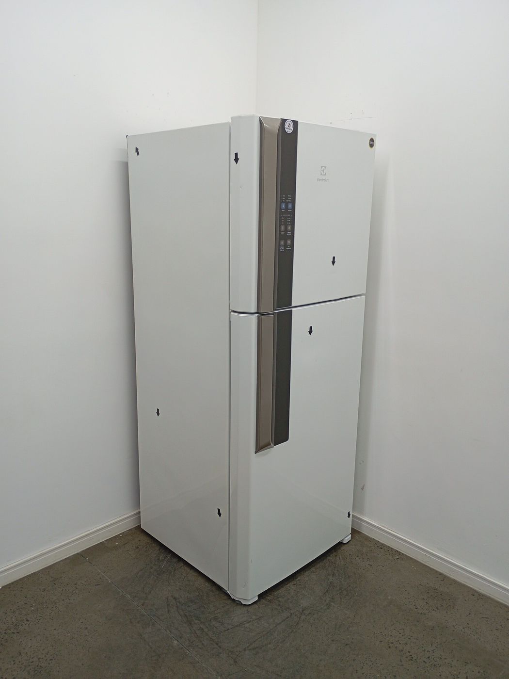 REFRIGERADOR ELECTROLUX IF55-   FROST FREE 43