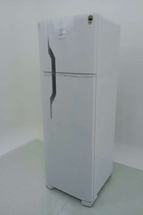 REFRIGERADOR ELECTROLUX DC35A   DUAS PORTAS C