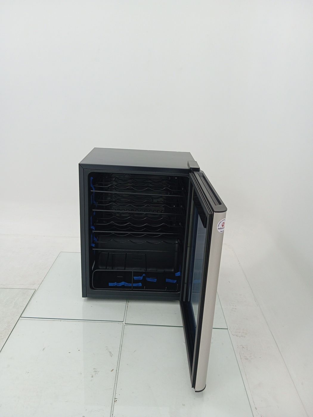 ADEGA ELECTROLUX VINHOS 1 PORTA WSF24 24 GARR