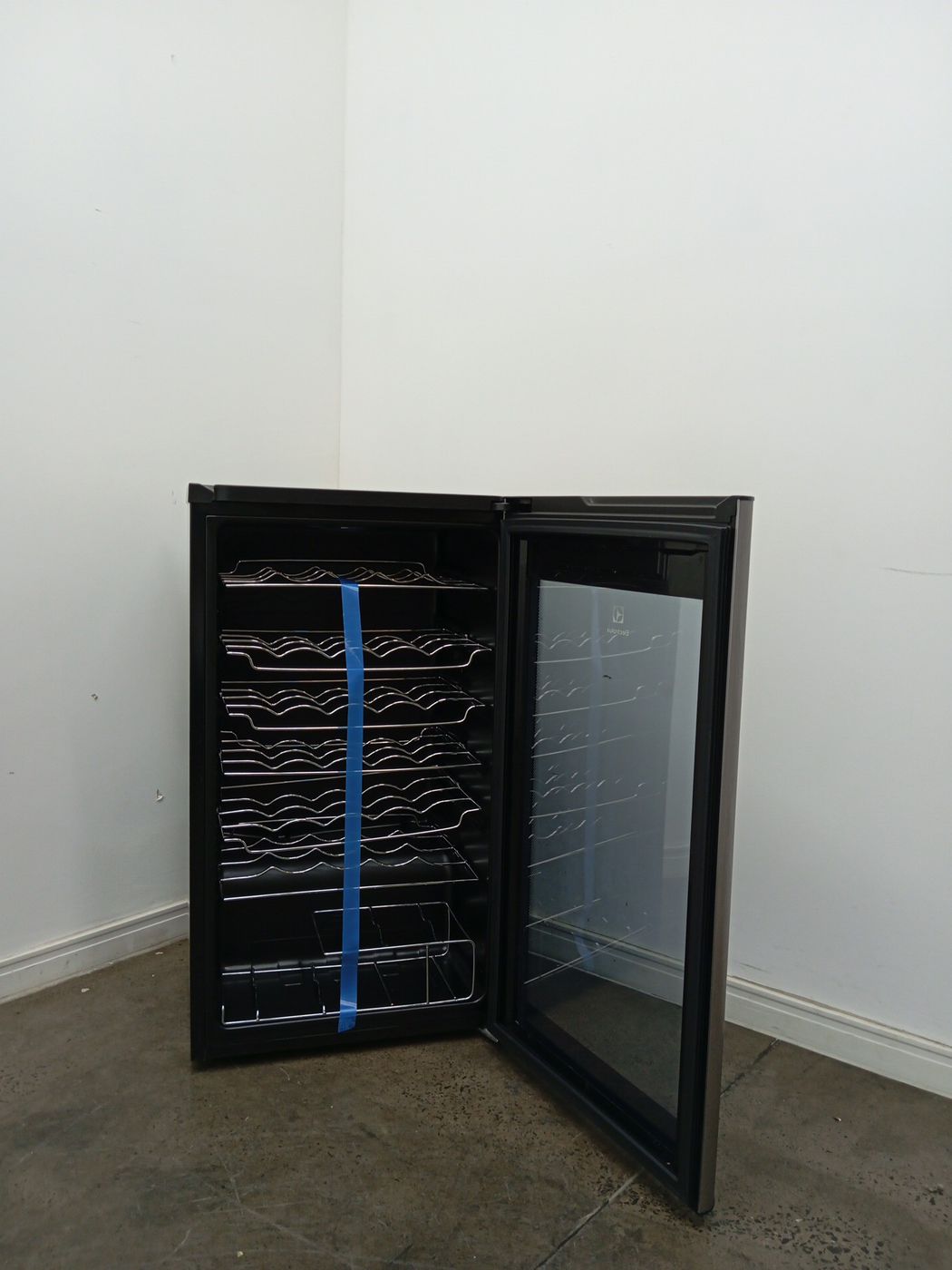 ADEGA ELECTROLUX VINHOS 1 PORTA ACS34 34 GARR