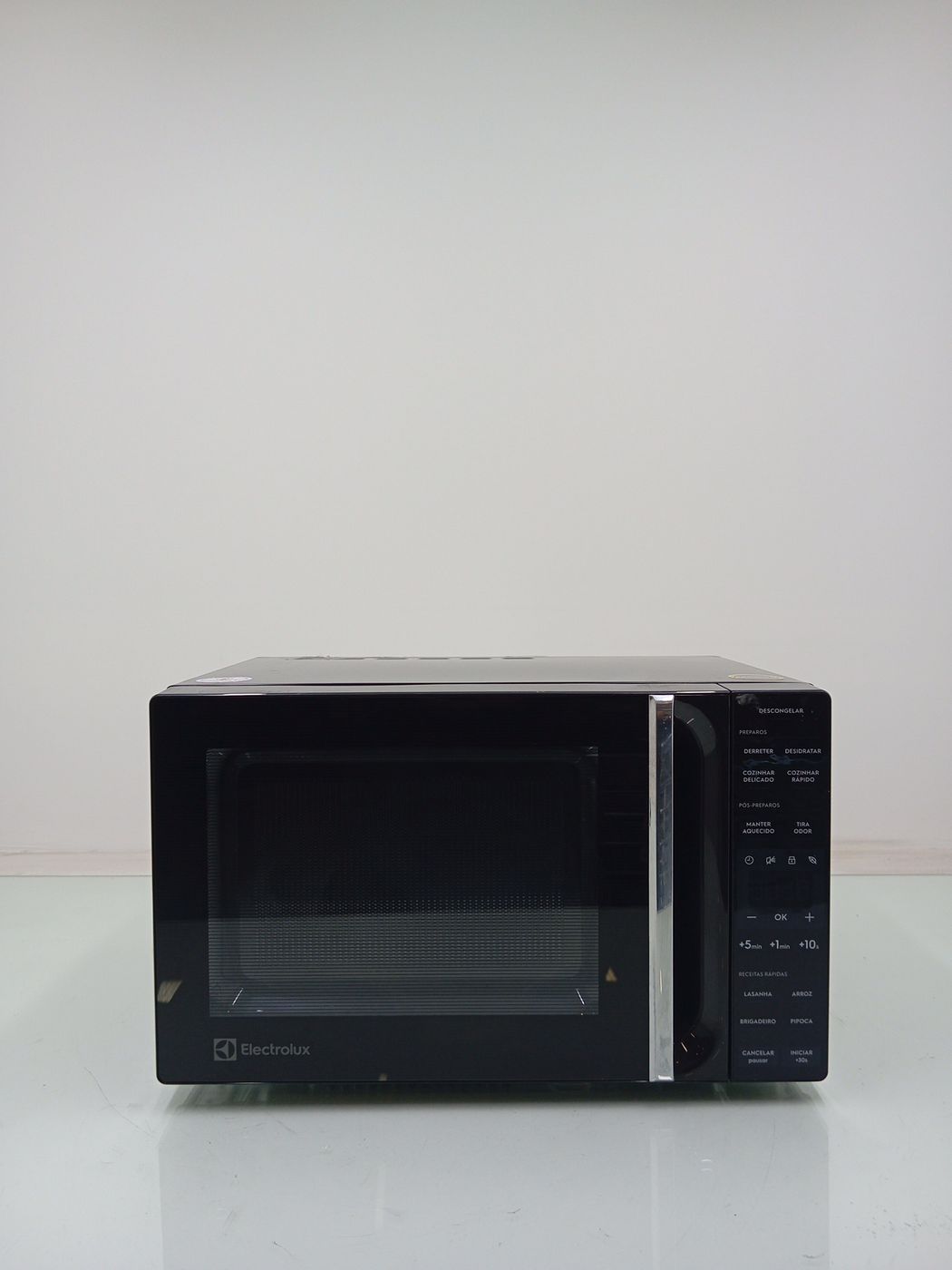 MICRO-ONDAS ELECTROLUX ME23P 23L - PRETO