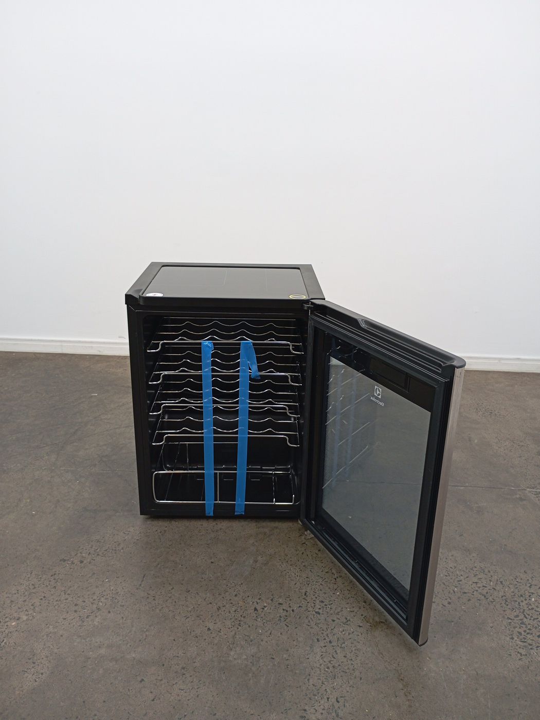 ADEGA ELECTROLUX VINHOS 1 PORTA ACS24 24 GARR