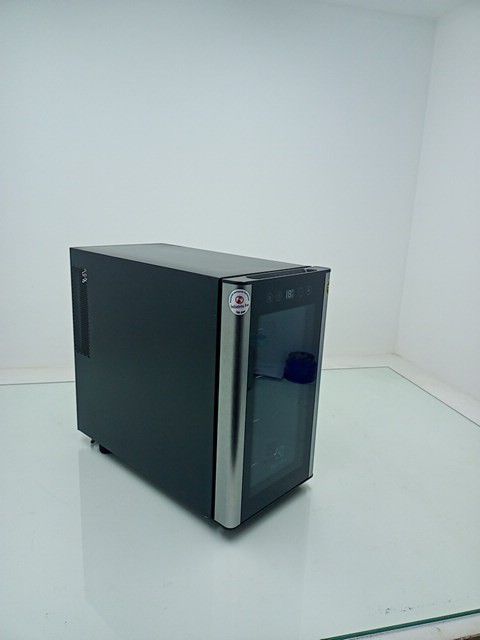 ADEGA ELECTROLUX ACB08 1 PORTA 8 GARRAFAS - I