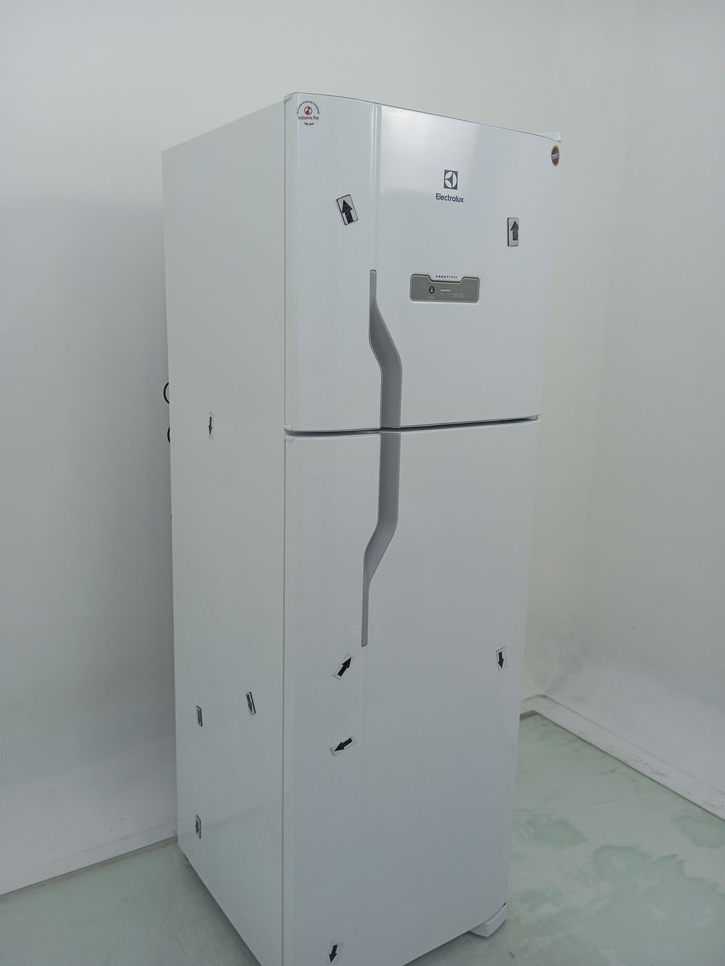 REFRIGERADOR ELECTROLUX DFN41 FROST FREE 371L