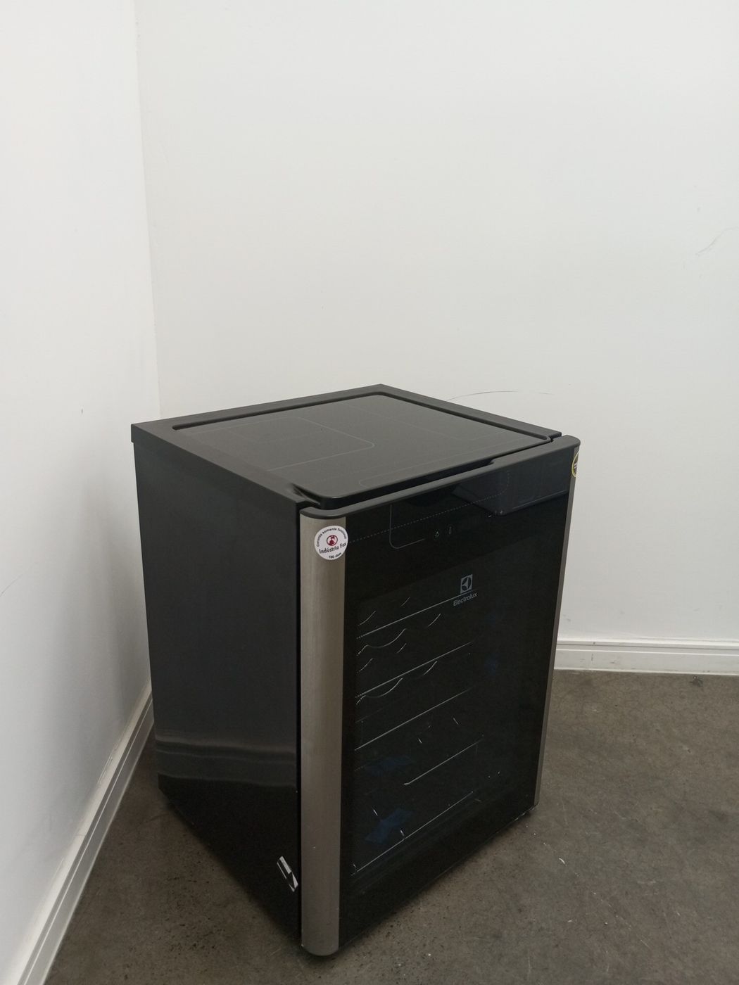 ADEGA ELECTROLUX VINHOS 1 PORTA ACS24 24 GARR