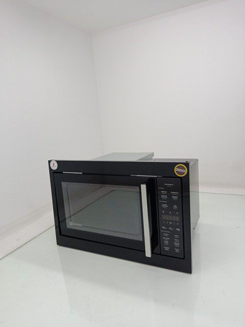 MICRO-ONDAS ELECTROLUX ME3BP - Micro-Ondas El