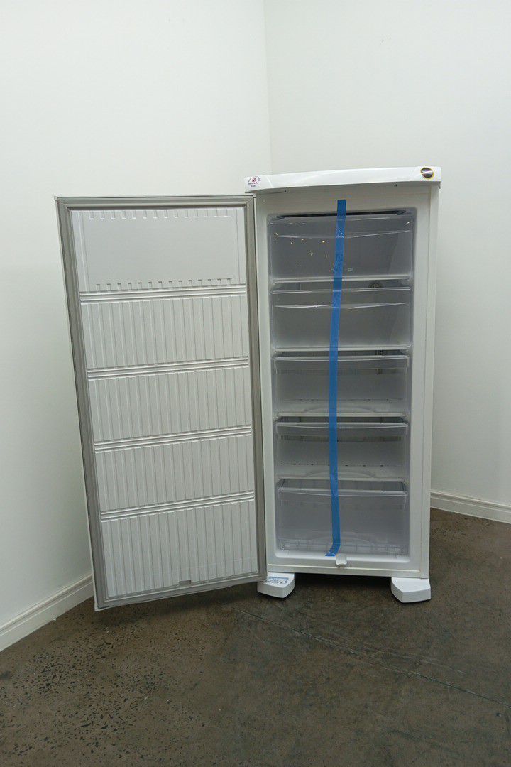 Freezer Electrolux Fe19 Vertical Cycle Defrost Uma Porta 162l Branco