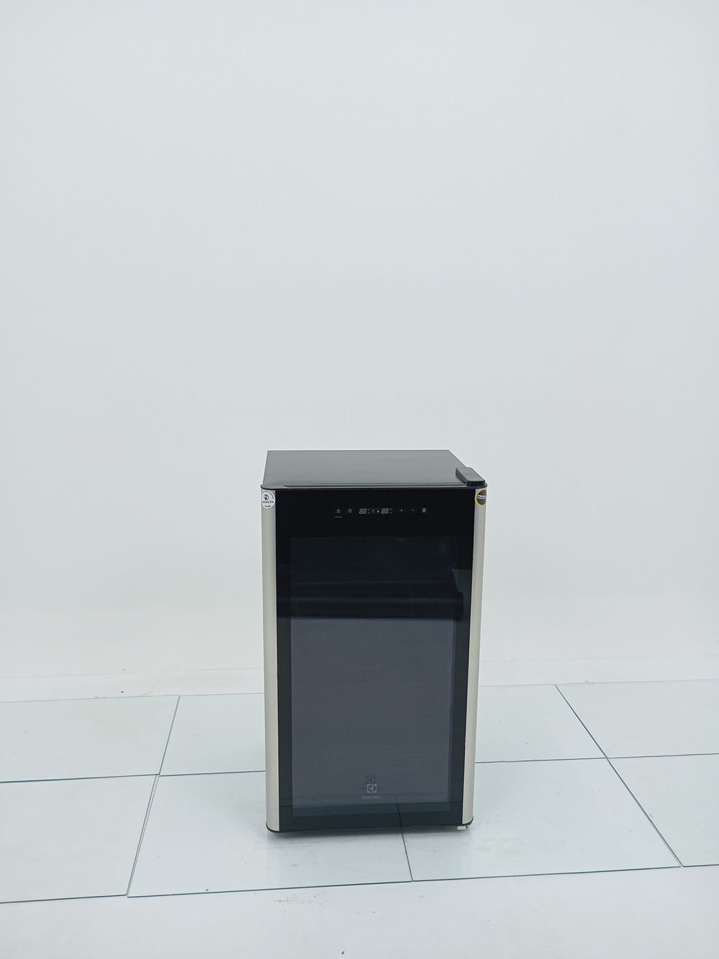 ADEGA ELECTROLUX WDF29 DUAL ZONE 29 GARRAFAS 