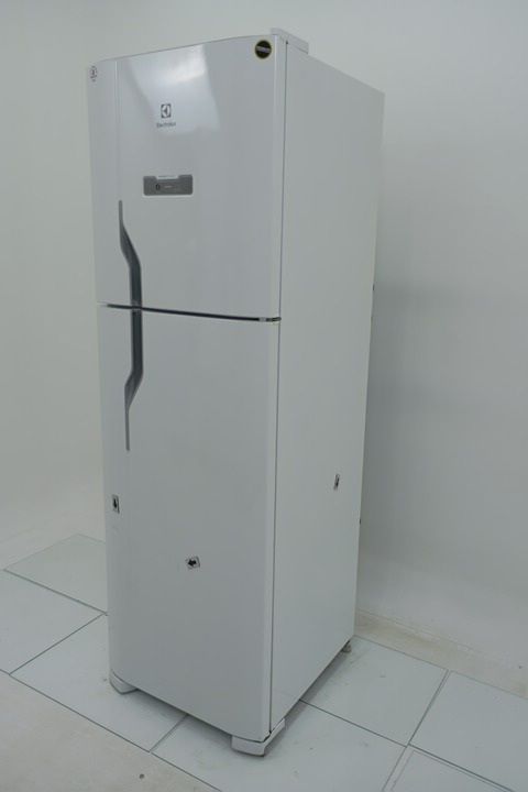REFRIGERADOR ELECTROLUX DFN44 FROST FREE 400L