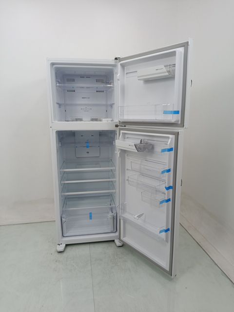 REFRIGERADOR ELECTROLUX TF56 - Refrigerador E