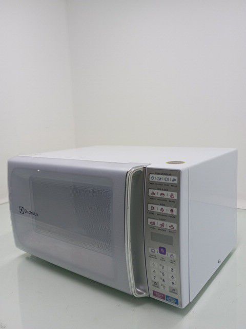 MICRO-ONDAS ELECTROLUX MEO44 34L - BRANCO
