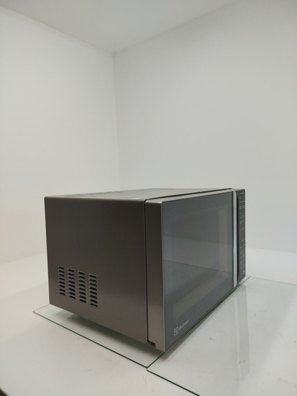 MICRO-ONDAS ELECTROLUX ME36S  36L - PRATA