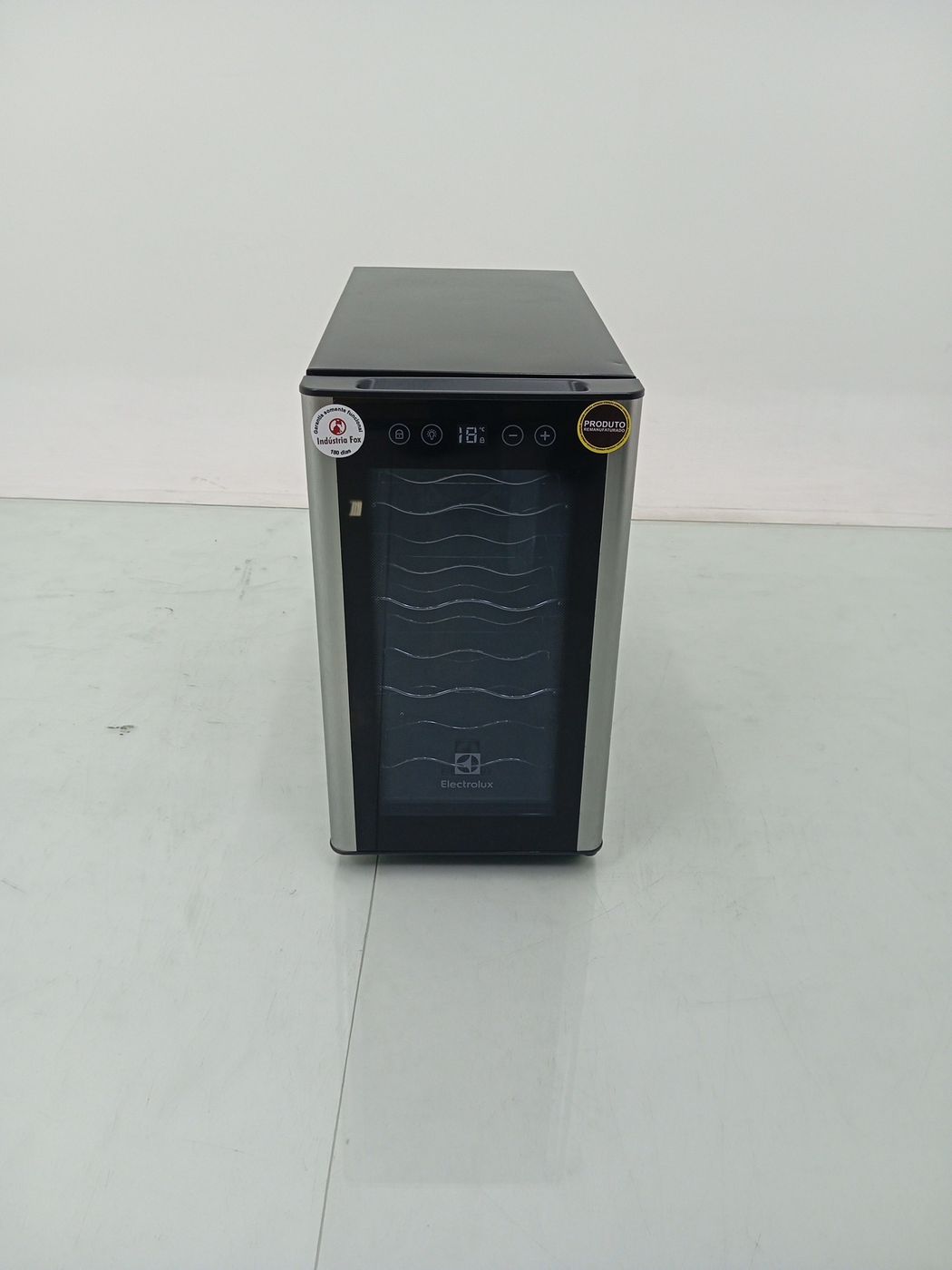 ADEGA ELECTROLUX 8 GARRAFAS 1 PORTA ACB08  - 