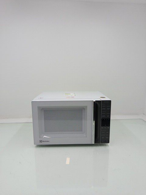 MICRO-ONDAS ELECTROLUX ME36B 36L - BRANCO