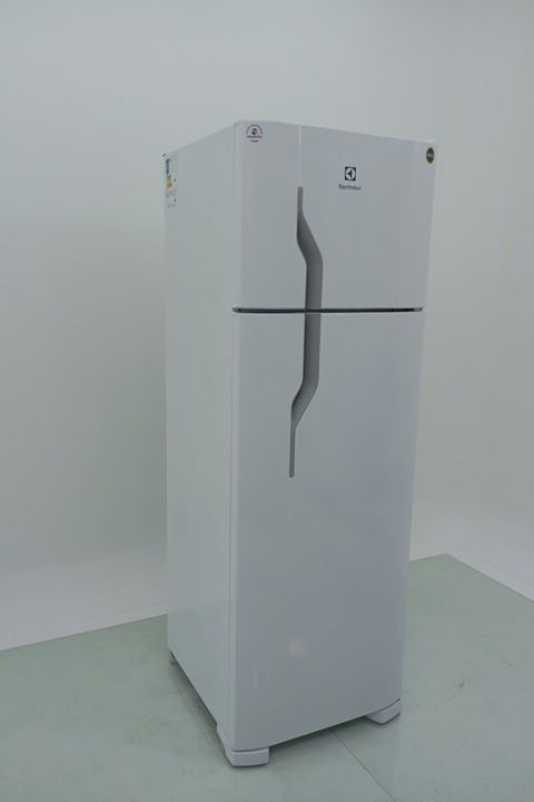 REFRIGERADOR ELECTROLUX DC35A   DUAS PORTAS C