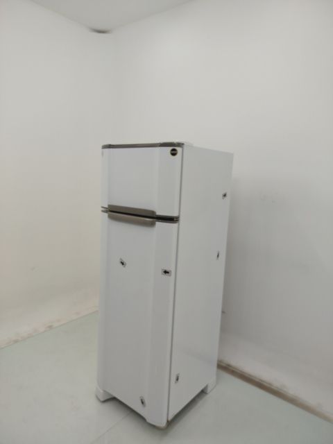 REFRIGERADOR ESMALTEC 276 LITROS RCD34 CYCLE 