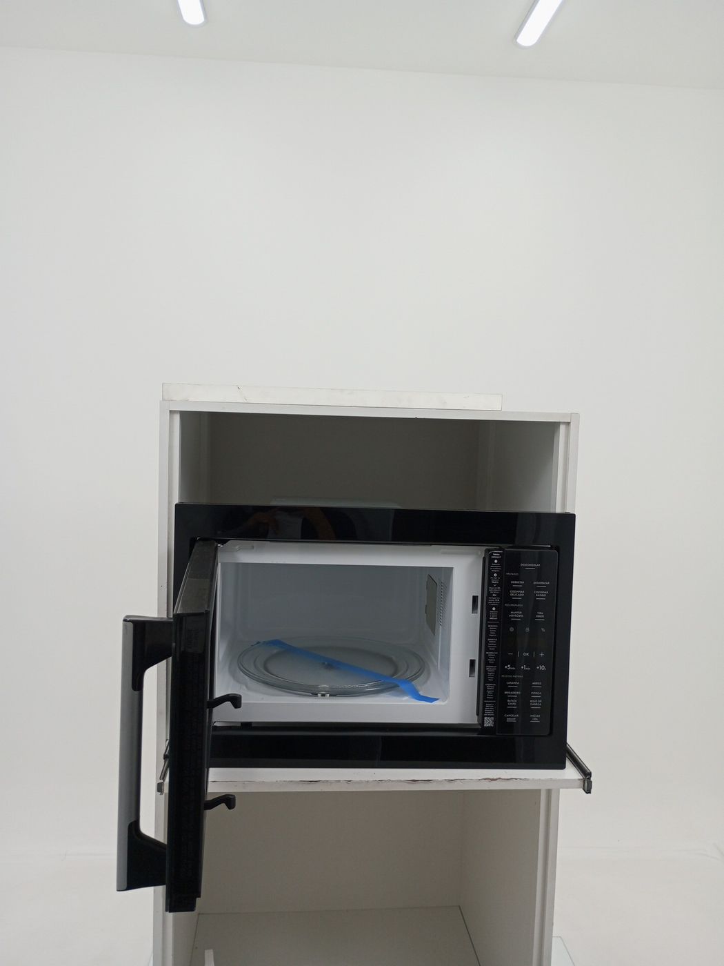 MICRO-ONDAS ELECTROLUX ME3BP EMBUTIR 34L - PR
