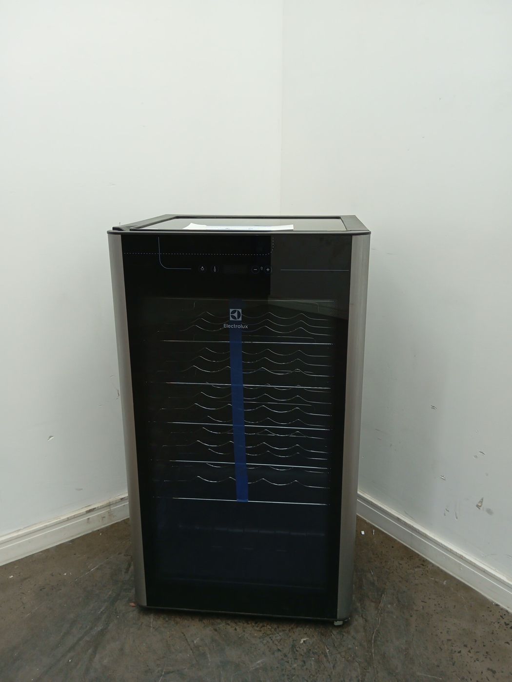 ADEGA ELECTROLUX VINHOS 1 PORTA ACS34 34 GARR
