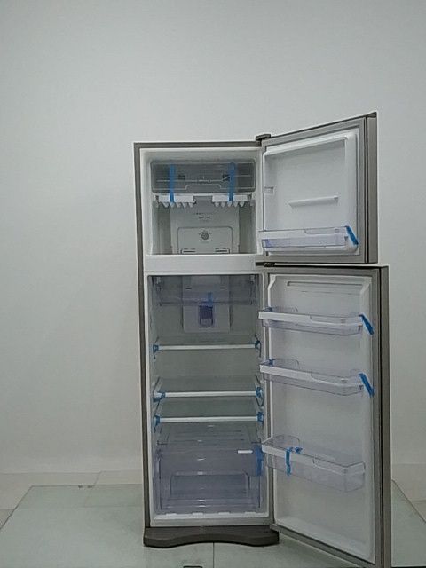 GELADEIRA ELECTROLUX DF42X - GELADEIRA ELECTR