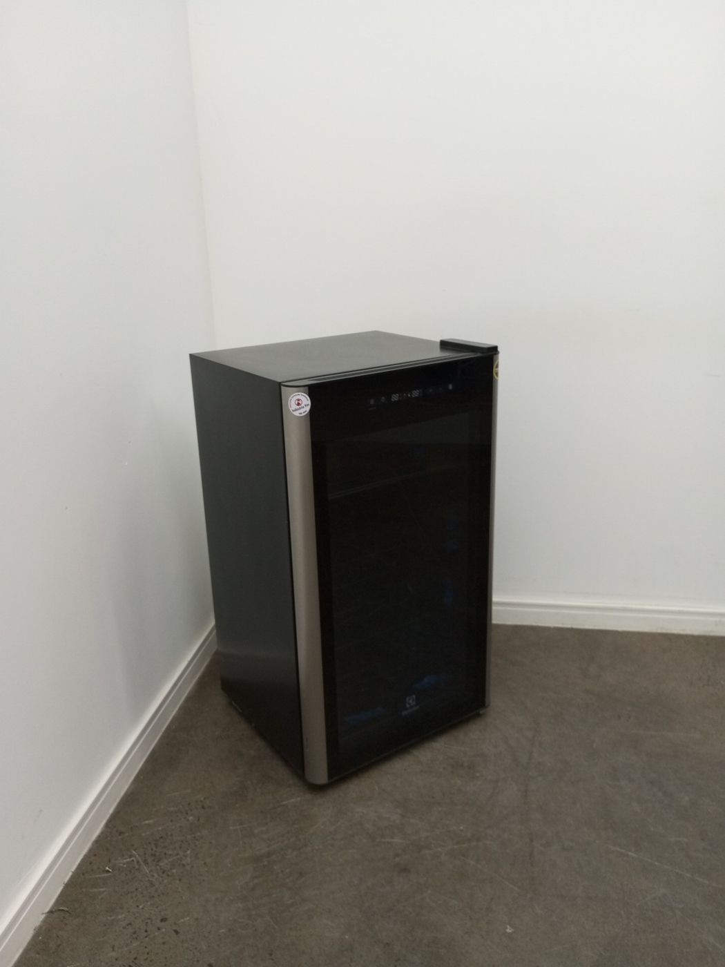 ADEGA ELECTROLUX WDF29 DUAL ZONE 29 GARRAFAS 