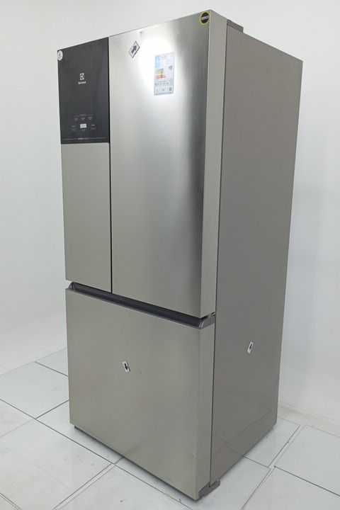 REFRIGERADOR ELECTROLUX IM8S FROST FREE INVER
