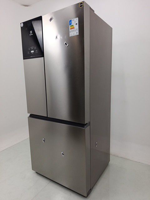 REFRIGERADOR ELECTROLUX IM8S FROST FREE INVER