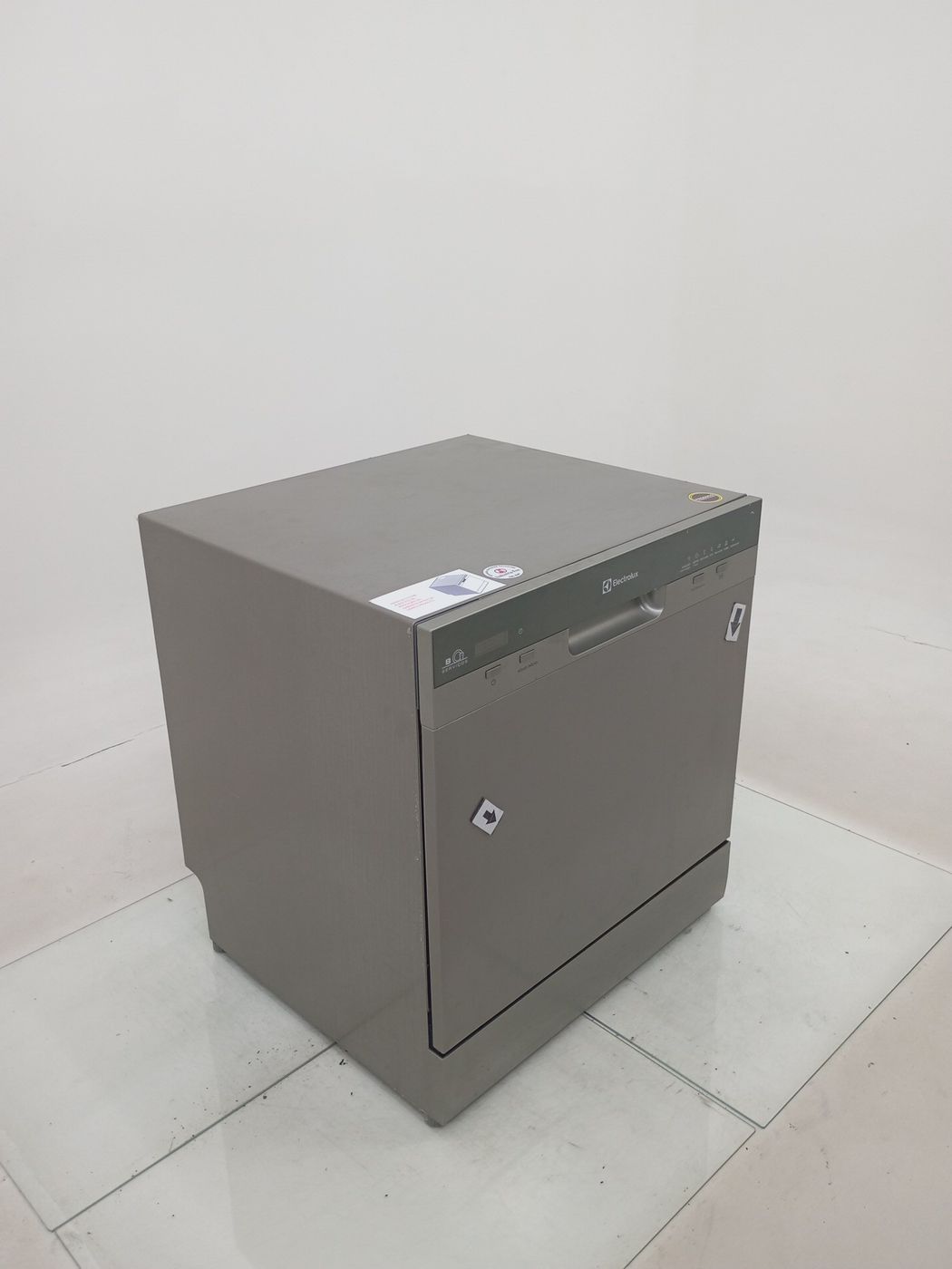 LAVA LOUCAS ELECTROLUX LL08S - Lava Louça Ele