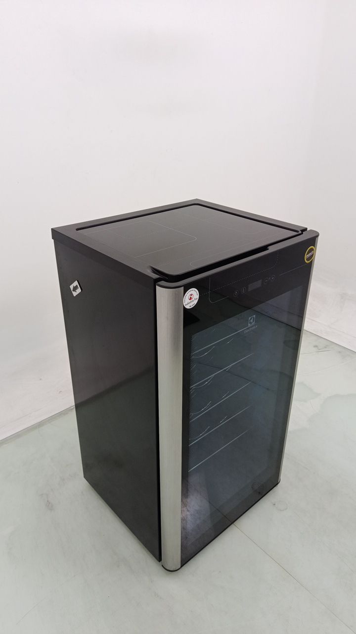 ADEGA ELECTROLUX ACS34 34 GARRAFAS UMA PORTA 