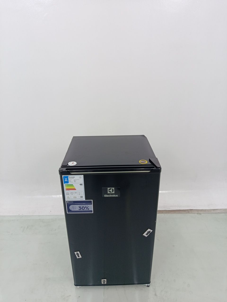 FRIGOBAR ELECTROLUX EM90B - Frigobar Electrol