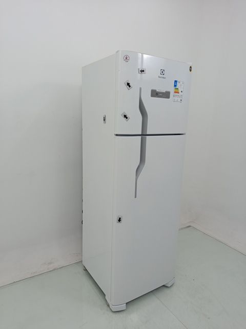 REFRIGERADOR ELECTROLUX TF39-   FROST FREE 31