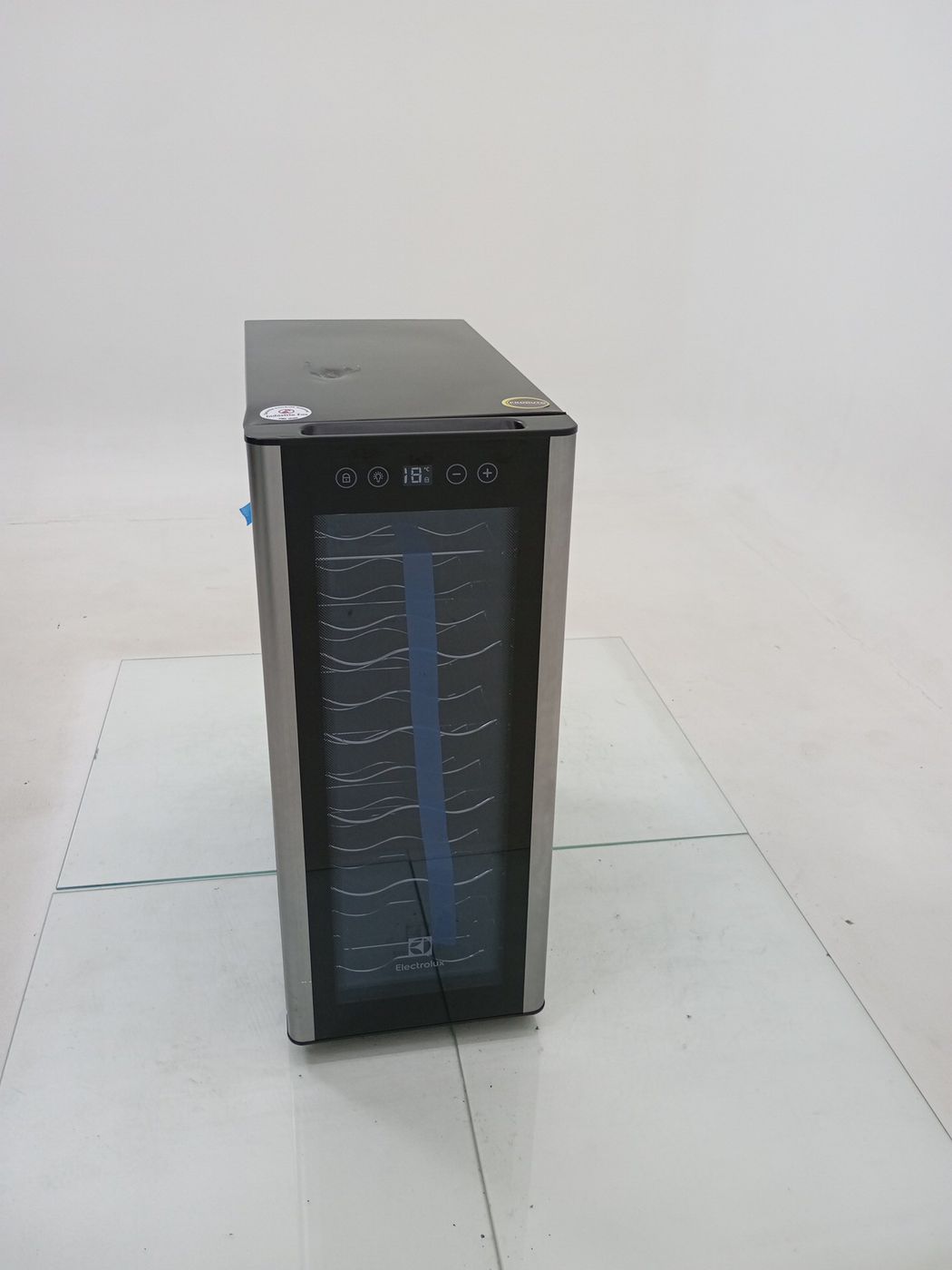 ADEGA ELECTROLUX ACB12 - Adega Electrolux ACB