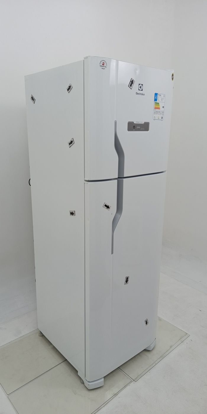 REFRIGERADOR ELECTROLUX DFN41 FROST FREE 371L