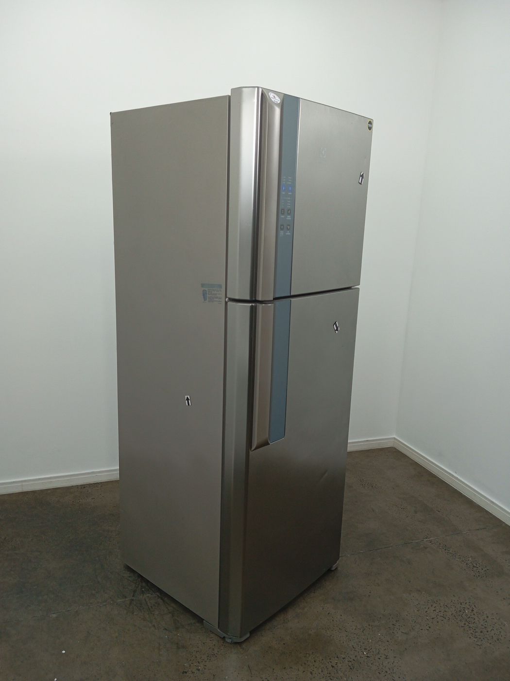 REFRIGERADOR ELECTROLUX DF56S  DUAS PORTAS FR