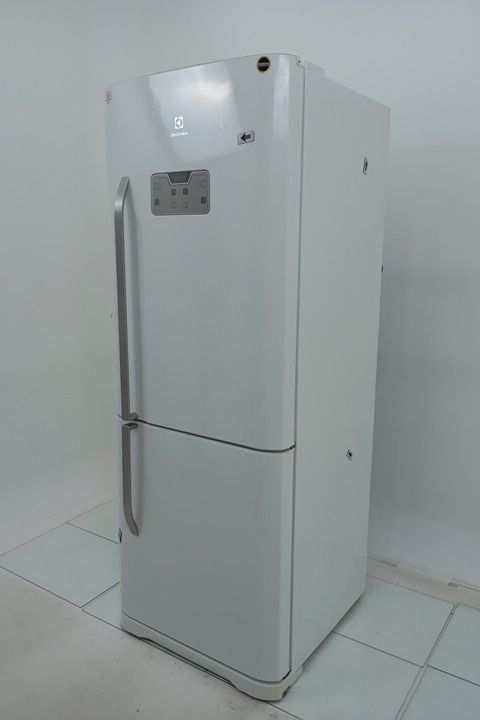 REFRIGERADOR ELECTROLUX IB53 DUAS PORTAS INVE
