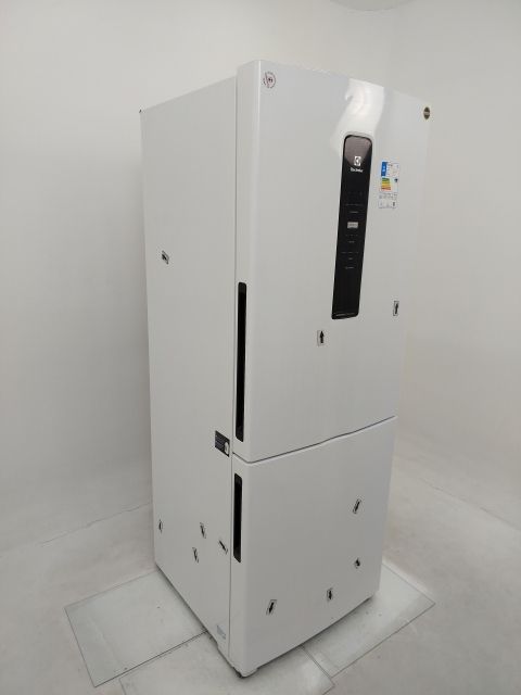 REFRIGERADOR ELECTROLUX IB7 FROST FREE INVERT