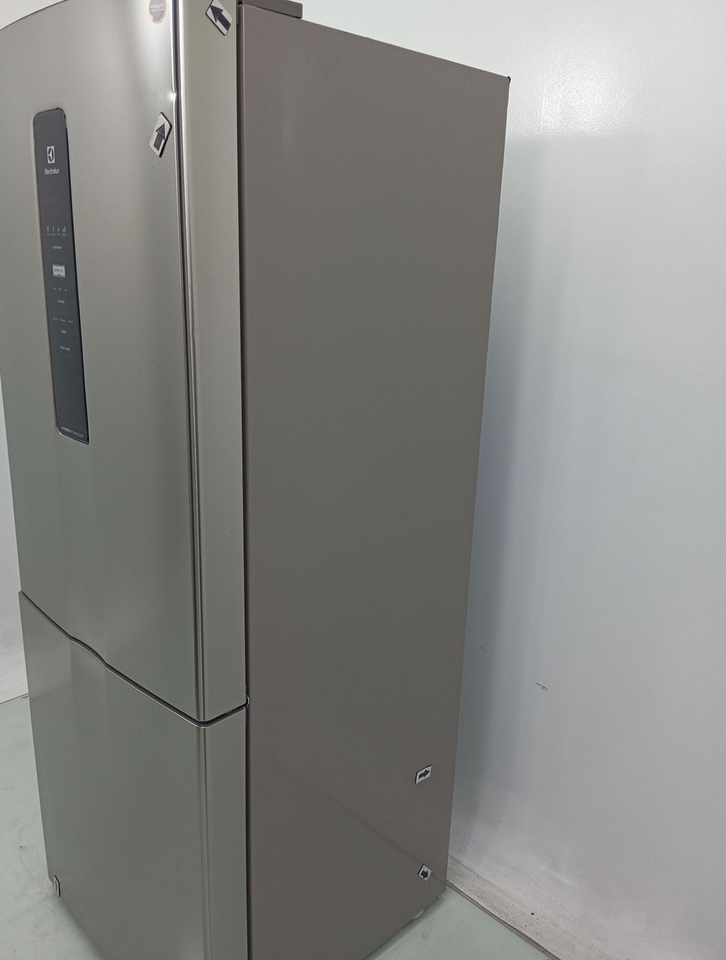 REFRIGERADOR ELECTROLUX IB55S FROST FREE INVE