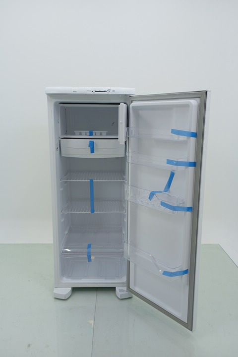 REFRIGERADOR ELECTROLUX RE31 UMA PORTA 240l B