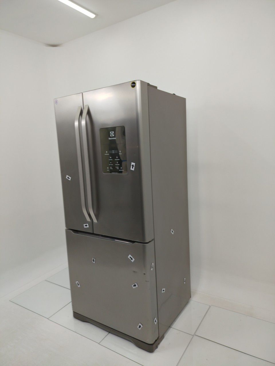REFRIGERADOR ELECTROLUX DM84X   FROST FREE 57