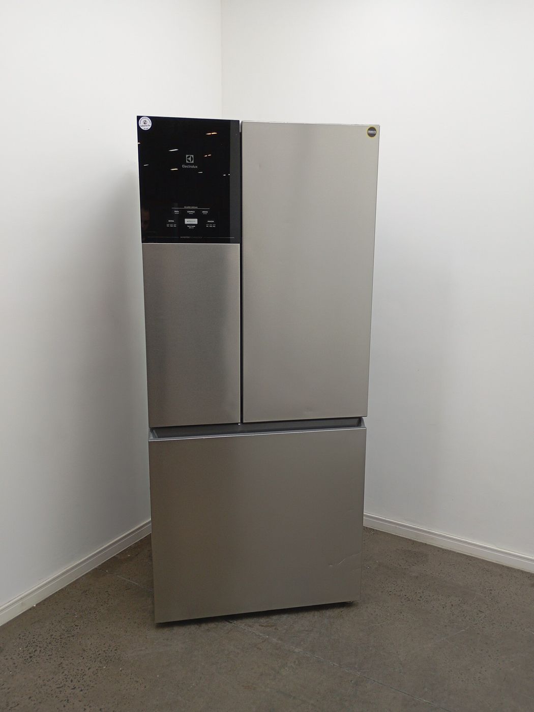 REFRIGERADOR ELECTROLUX IM8S FROST FREE INVER