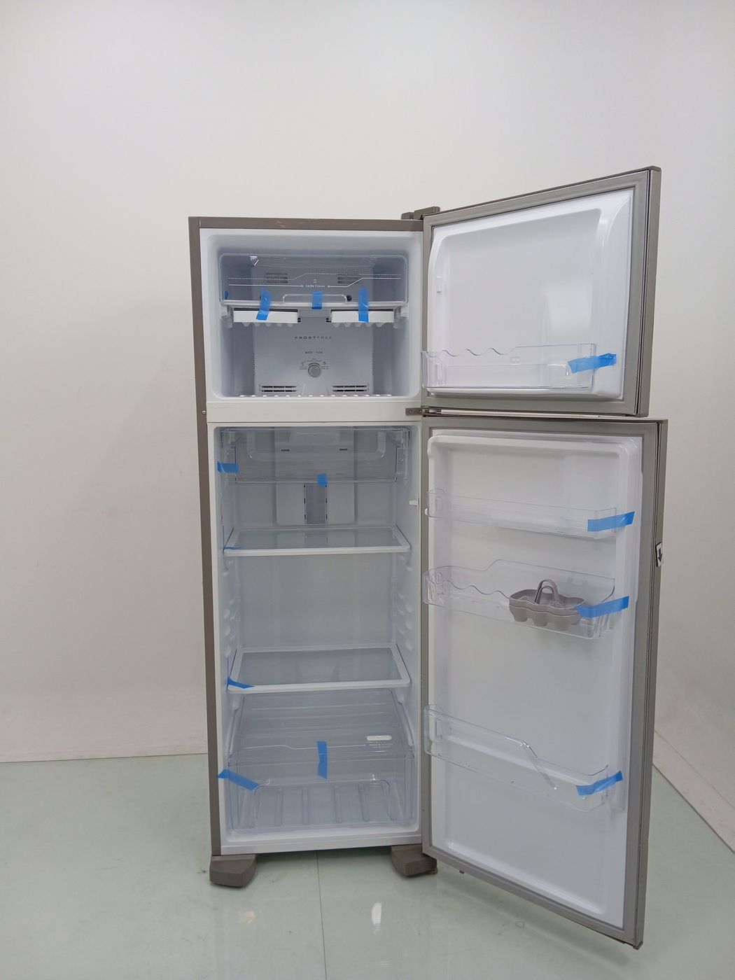 REFRIGERADOR ELECTROLUX TF39S FROST FREE 310L